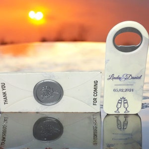 Bomboniera di nozze personalizzabile per gli ospiti in grandi quantità, apricapsule personalizzato, apribottiglie magnetico, regalo di nozze, salva la data, regalo magnetico
