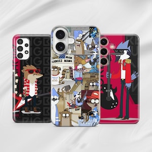 Puede incluir: Tres fundas para teléfono con diseños de personajes de dibujos animados. Las fundas presentan un fondo negro, transparente y rojo. Los diseños incluyen personajes tocando instrumentos musicales. La funda transparente tiene el texto "MAN LANGE'S NAME".