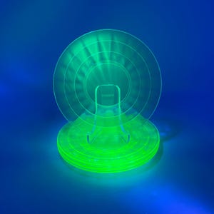 Vintage Anchor Hocking Block Optic Uranium Glass Bread And Butter Plate. 6-1/4” D. Beautiful Glow.