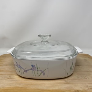 CorningWare Vintage 2 Liter Casserole Dish With Pyrex Lid. Shadow Iris Pattern. Preowned. Minimal Wear and Tear.