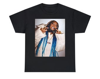 Missy Elliott Unisex Photoshoot Retro T-Shirt, Vintage Hip Hop Music Shirt, Minimal Graphic Streetwear RnB Singer Rapper Tee, Gift For Fans