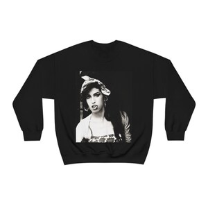 Amy Winehouse Vintage Retro Sweatshirt Style, Vintage Bootleg 90s Inspired, Aesthetic Photoshoot Graphic, Gift For Fan, Unisex Sweatshirt