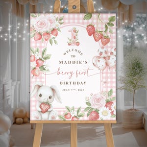 Znak powitalny Berry First Birthday, edytowalny plakat urodzinowy truskawkowy, niestandardowa dekoracja na przyjęcie urodzinowe z okazji 1. urodzin, różowy wystrój, pobieranie cyfrowe