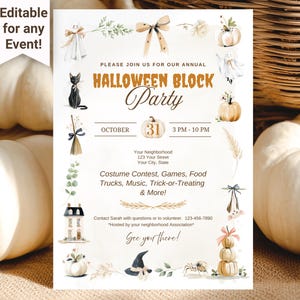 Puede incluir: Una tarjeta de invitación rectangular para una fiesta de Halloween con fondo blanco e ilustraciones en acuarela de calabazas, un gato negro, un sombrero de bruja, una escoba y una casa. El texto dice: Please join us for our annual Halloween Block Party.