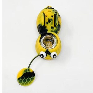 Silicone Pipe-Bee Decal With Storage