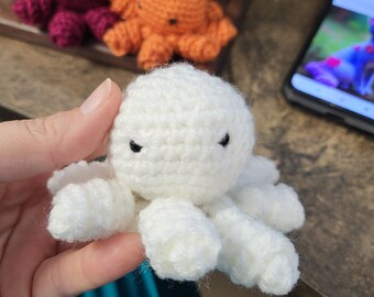 Pulpo de ganchillo, pulpo pequeño amigurumi, mascota de escritorio, peluche hecho a mano