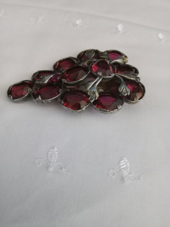 Vintage 1930s Red Glass and Silver Grapes Brooch - image 3