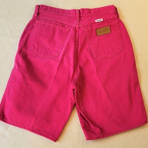 Vintage 1980s Wrangler Bright Pink High Waist Mom Jean Shorts Women's Waist 28" Made in USA near mint condition! SHORTS!