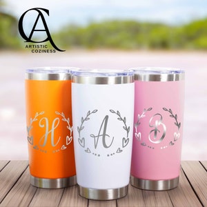 Copo de bebida com monograma personalizado, caneca de viagem com inicial monogramada, canecas de aço inoxidável com iniciais personalizadas, presente de dia das mães, proposta de madrinha