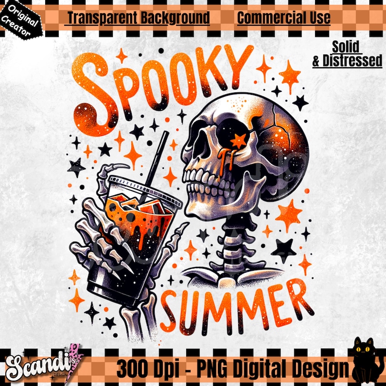 Op de afbeelding: Een digitale illustratie van een skelet dat een kopje ijskoffie vasthoudt met de woorden "Spooky Summer" in oranje en zwarte tekst. De achtergrond is wit met zwarte sterren.