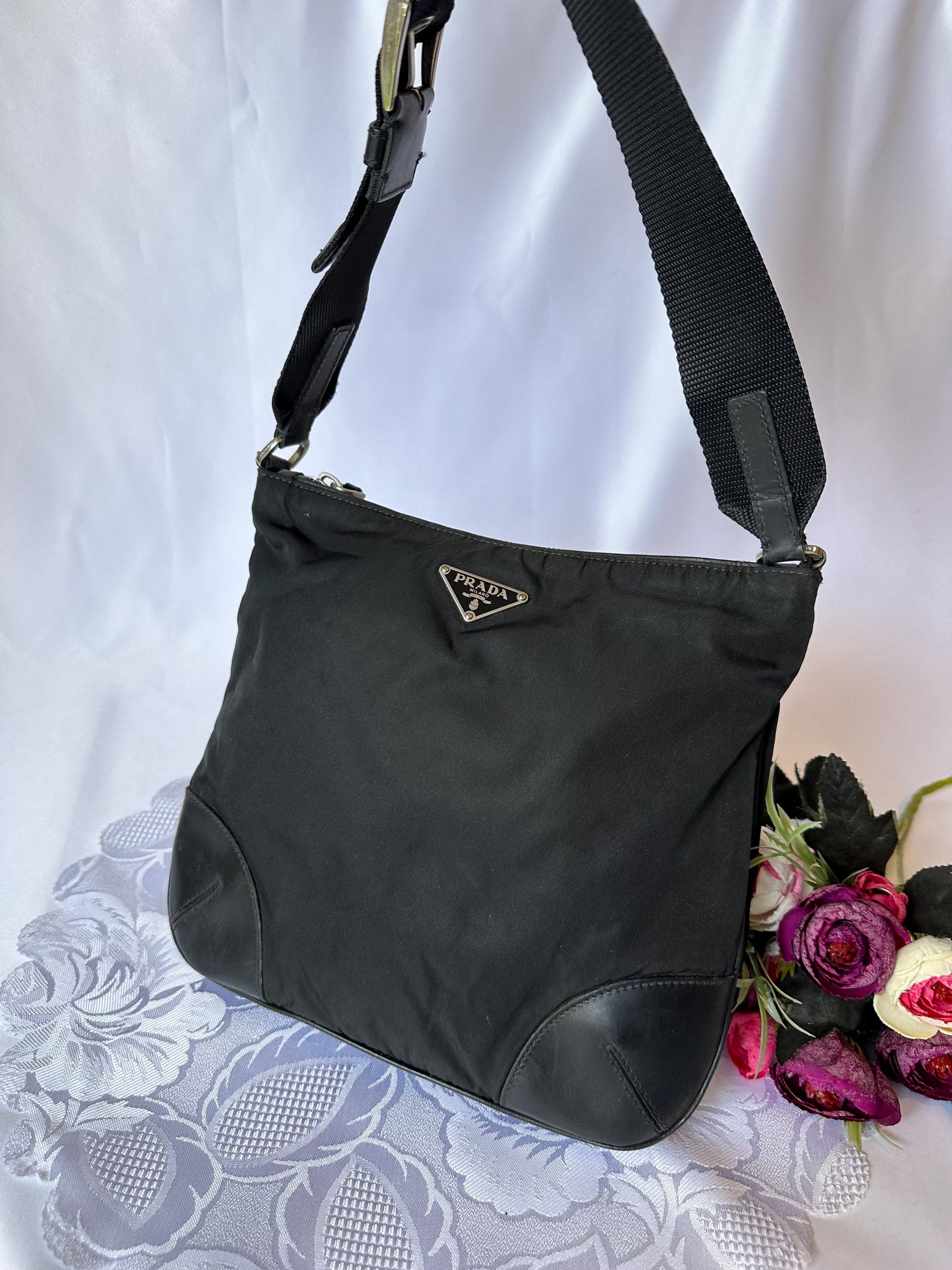 バッグ PRADA SPORT 00s nylon body bag vintage Early 2000s Nylon Crossbody Bag | Authentic & Vintage | ReSee