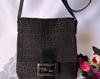 Vintage Fendi baguette crossbody bag