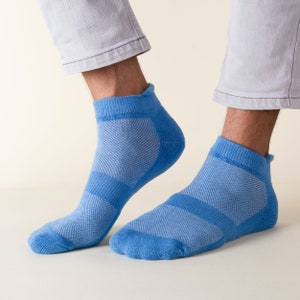 Bamboo Ankle Socks 5-Pack: Breathable Moisture-Wicking Socks