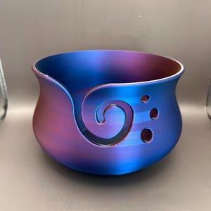 Einzigartige gehäkelte Garnschale, 3D gedruckt und handgefertigt mit vielseitigen Löchern, unverzichtbares Werkzeug für Strickerinnen, durchdachtes Geschenk für Hobbyisten