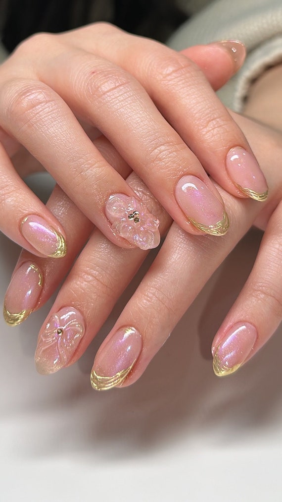 3D Floral Chrome Nails Combine All Our Favorite Trends Into One Chic  Manicure