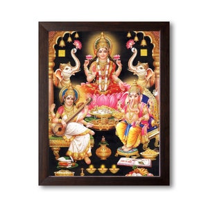 Dea Laxmi con la dea Saraswati e il signore Ganesha, immagine religiosa e decorativa stampata in HD con cornice.