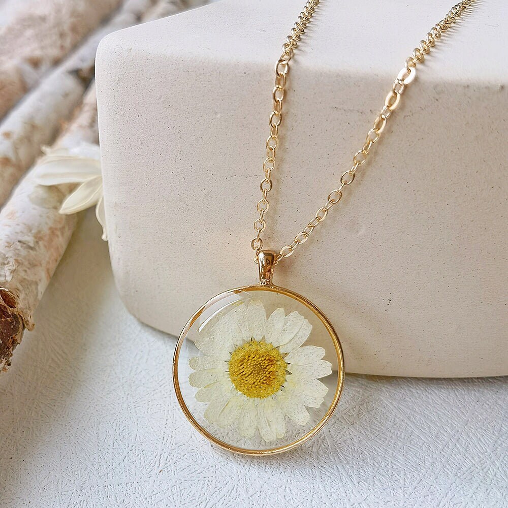 1.60 Eur/piece. Yellow Enameled Daisy Pendants in Gold Color 2 