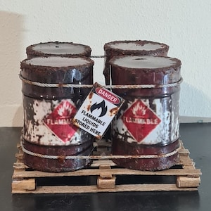 Realystic Diorama - Oil Drums in Wooden Pallet - 1/18 scale
