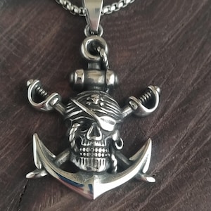 Pirate necklace / Pirate jewelry / Pirate pendant / pirate accessories / pirate skull / pirate charm / skeleton necklace / anchor necklace