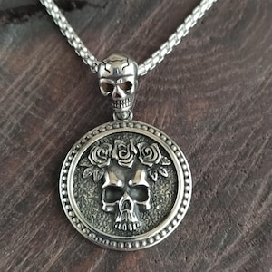 Memento mori necklace / Memento mori jewelry / Memento mori pendant / Santa Muerte jewelry / Santa Muerte necklace pendant / Skull necklace