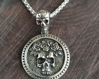 Memento mori necklace / Memento mori jewelry / Memento mori pendant / Santa Muerte jewelry / Santa Muerte necklace pendant / Skull necklace