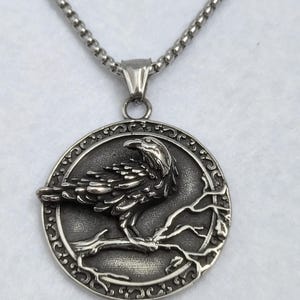 Crow necklace / Crow medallion / Crow Jewelry / crow gifts / crow charm / crow pendant / raven necklace / crow lover gift / raven jewelry