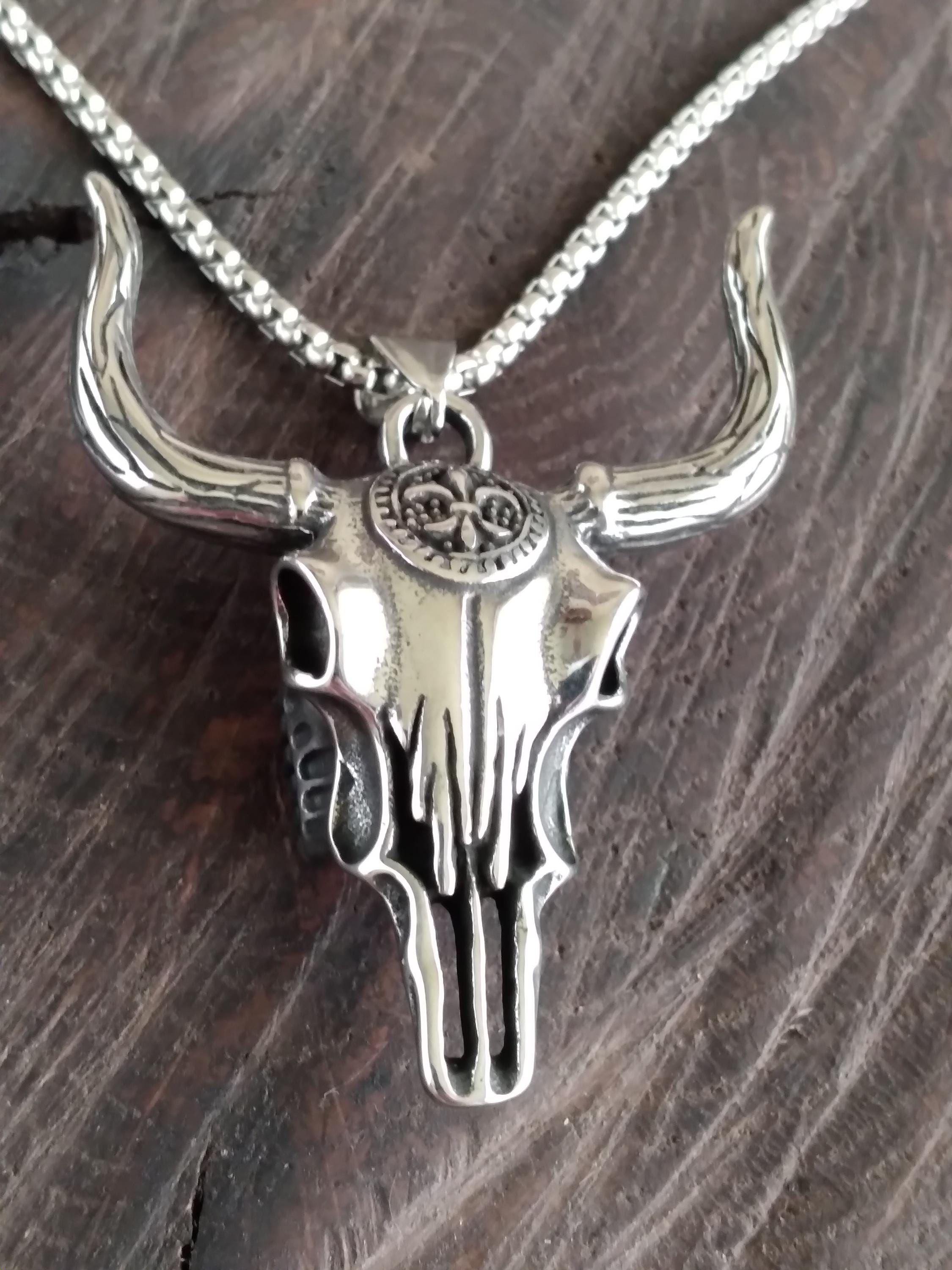 Collana in argento sterling con toro Angus: Champion Cattle Collana in argento sterling con toro Angus: Champion Cattle