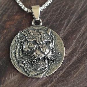 Tiger head necklace / Tiger charm necklace / iron tiger necklace / tiger pendant / tiger charm / tiger lover gift / wildlife jewelry / Tiger