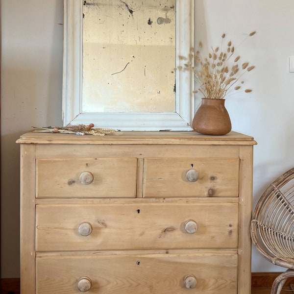 Vendue - commode  anglaise ancienne en bois massif  brut 4 tiroirs