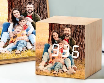 Despertador digital de madeira com LED e foto personalizada | Relógio de mesa com foto personalizada | Presente exclusivo para casa e escritório