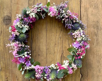 Couronne d’été Couronne de fleurs séchées Couronne de porte Couronne de table Cadeau d’anniversaire Décoration Fête des Mères Cadeau durable gypsophile eucalyptus