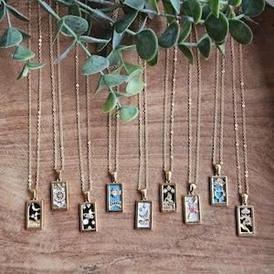 Gouden ketting Wereld Tarotkaart Gouden ketting Astrologie sieraden Magiër Ster Maan hanger ketting Waterdicht Gepersonaliseerd Handgemaakt