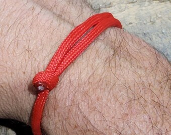 Simple sliding knot paracord bracelet