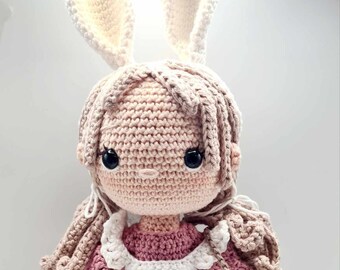 Poupée lapin de Pâques au crochet Rose