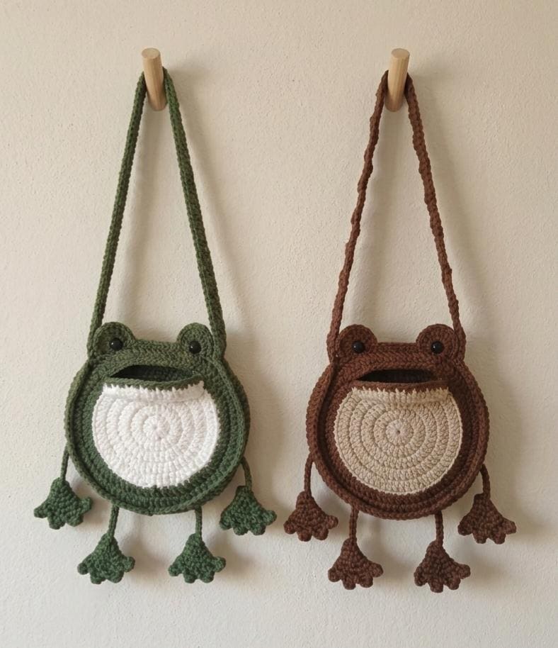 30 Frog and Toad Crochet Patterns for Plush Toys, Bags, Decor, and Gifts 11 Large Frog Bag Crochet Pattern