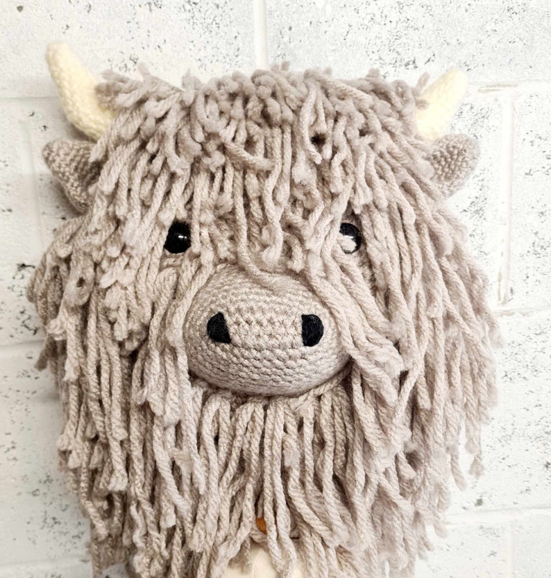 Highland cow crochet pattern only. U.S image 1