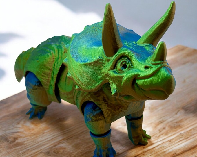 Articulated 3D Printed Triceratops: Posable Dinosaur Decor
