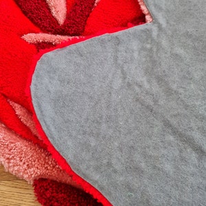 Tufted Rose Rug | Handmade | Red and Pink | Statement Area Rug - Etsy