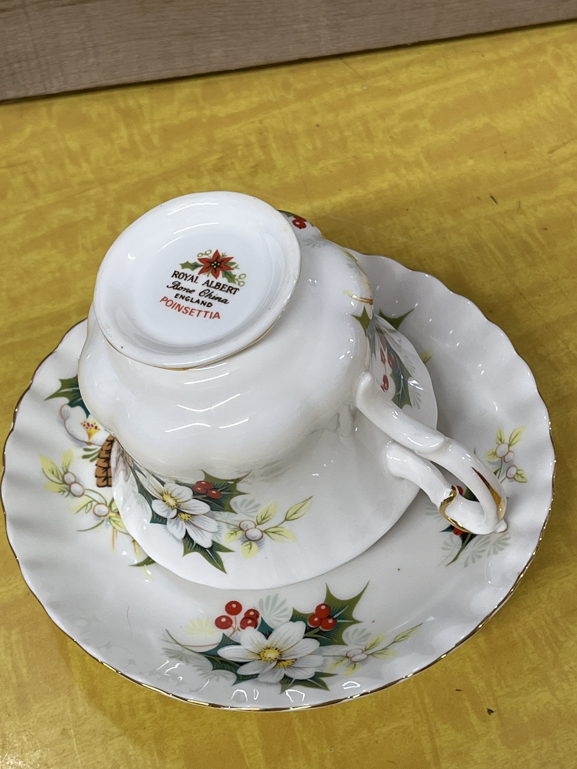 Royal Albert Poinsettia Teacup Saucer Set Tea Cup Merry Christmas ...