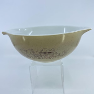 vintage pyrex forest fancies mixing bowl mushroom motif 2.5 quart
