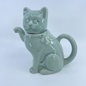 vintage chinese cat shaped celedon ceramic teapot 6&quot; tall