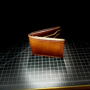 Cartera de piel plegable, piel de grano completo, hecha a mano, minimalista, curtida vegetal