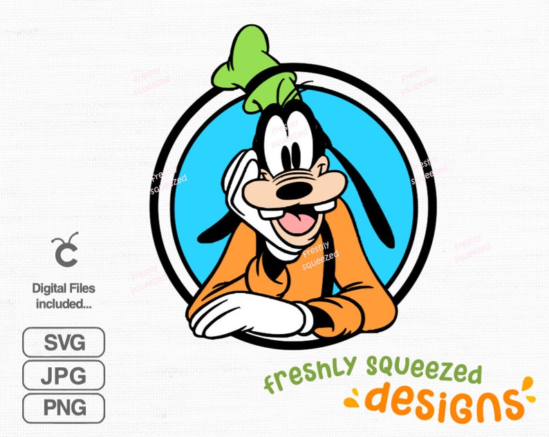 Peut inclure: Une illustration de dessin anim&eacute; de Dingo, un personnage de Disney, portant un chapeau vert et une chemise orange, souriant et regardant vers la droite. Il est &agrave; l'int&eacute;rieur d'un cercle bleu avec un contour noir. Le texte "freshly squeezed designs" est sous le cercle.