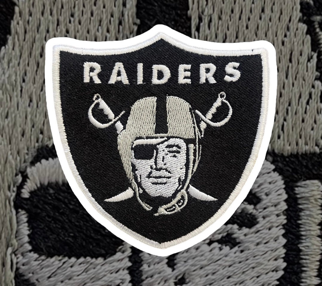 (1) NFL OAKLAND RAIDERS LOGO PATCH IRON-ON ITEM 4 inch