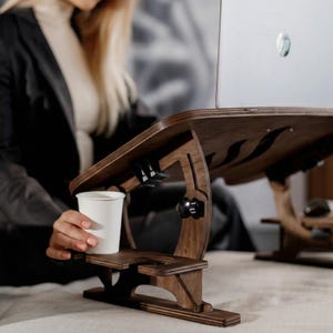 Copy for lcapote (Madeira) | 17-inch Laptop Stand, 50 deg. Tilt, Foldable Lap Desk, Portable Wood Laptop Desk for Bed, Work-from-Home Gift bild 8