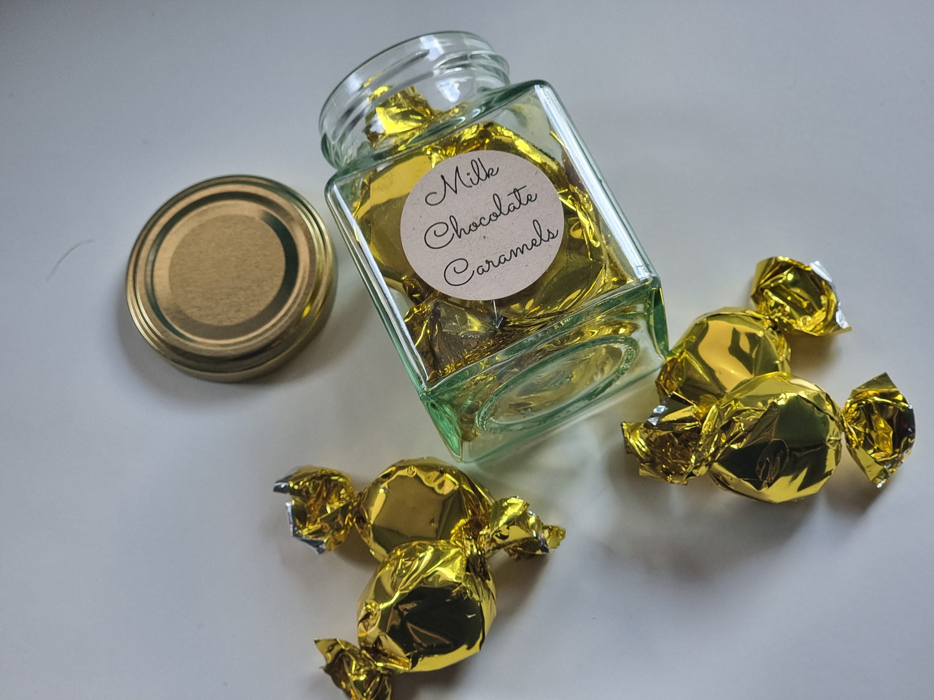 Tea Hamper Yorkshire Tea, Chocolate Hearts, Vanilla Fudge, Spiced Fruit