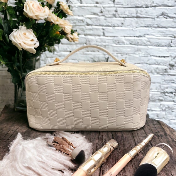 White Leather Makeup Bag | Bridesmaid Cosmetic Pouch | Elegant Gift for Her | Christmas Gift | Beauty Organizer