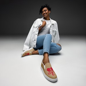 Delta Sigma Theta Women’s slip-on canvas shoes