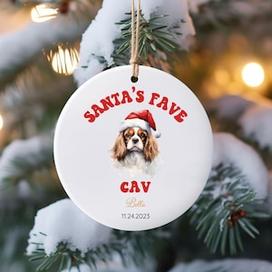 Benutzerdefinierte Santa&#39;s Fav Cav personalisierte Weihnachtsverzierung, personalisierte Cavalier King Charles Spaniel Verzierung, Weihnachtsgeschenk, Hundemama Geschenk