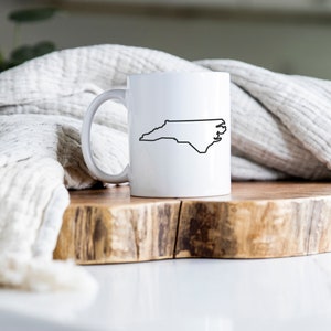 State Pride: North Carolina Umriss Tasse - Einzigartiges Geschenk für Zuhause und Herz, Kaffeeliebhaber, Housewarming Geschenk